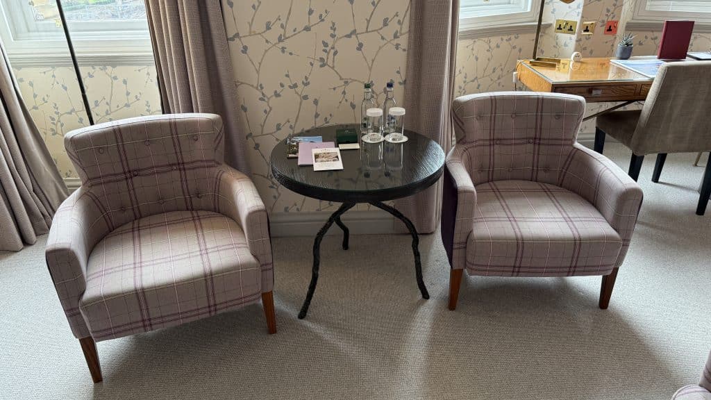 The Balmoral Edinburgh Zwei Sessel