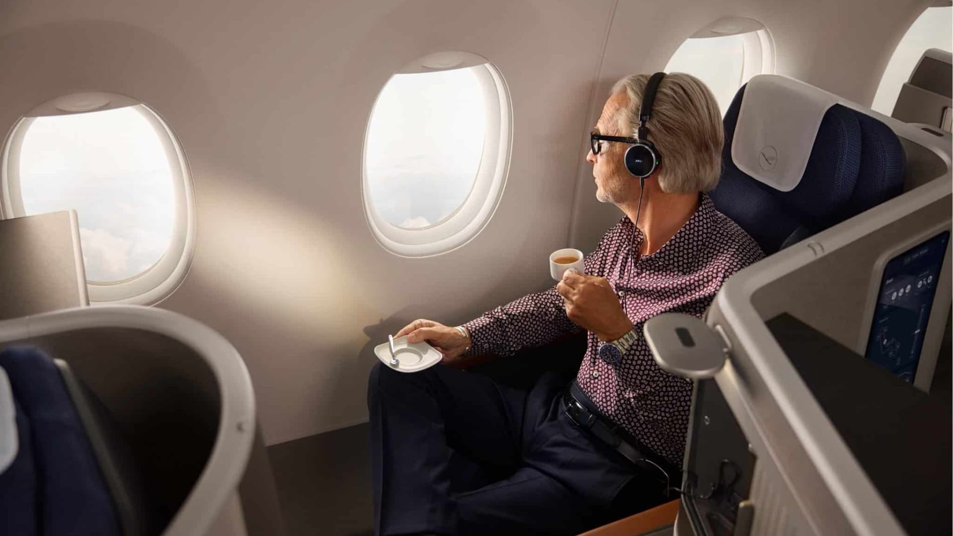 Lufthansa Allegris Business Class Privacy And Classic Seat