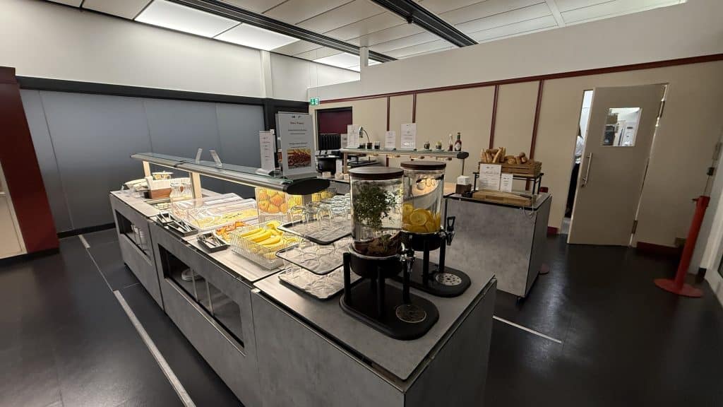 Austrian Lounge Wien Non Schengen Buffet