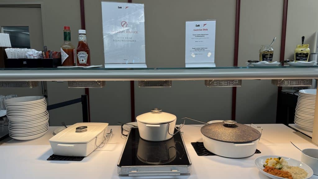 Austrian Lounge Wien Non Schengen Warmes Gericht