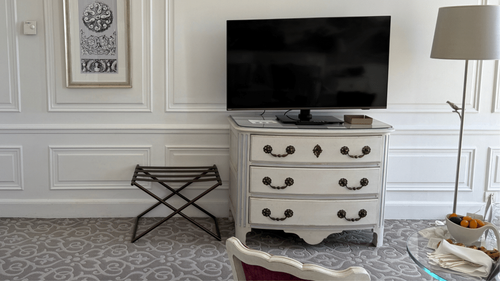 Hotel Hermitage Monte Carlo Flachbildfernseher Auf Kommode