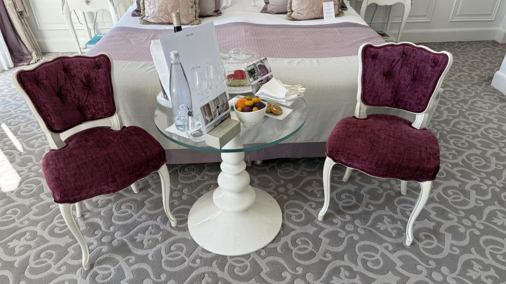 Hotel Hermitage Monte Carlo Zwei Gepolsterte Stuehle