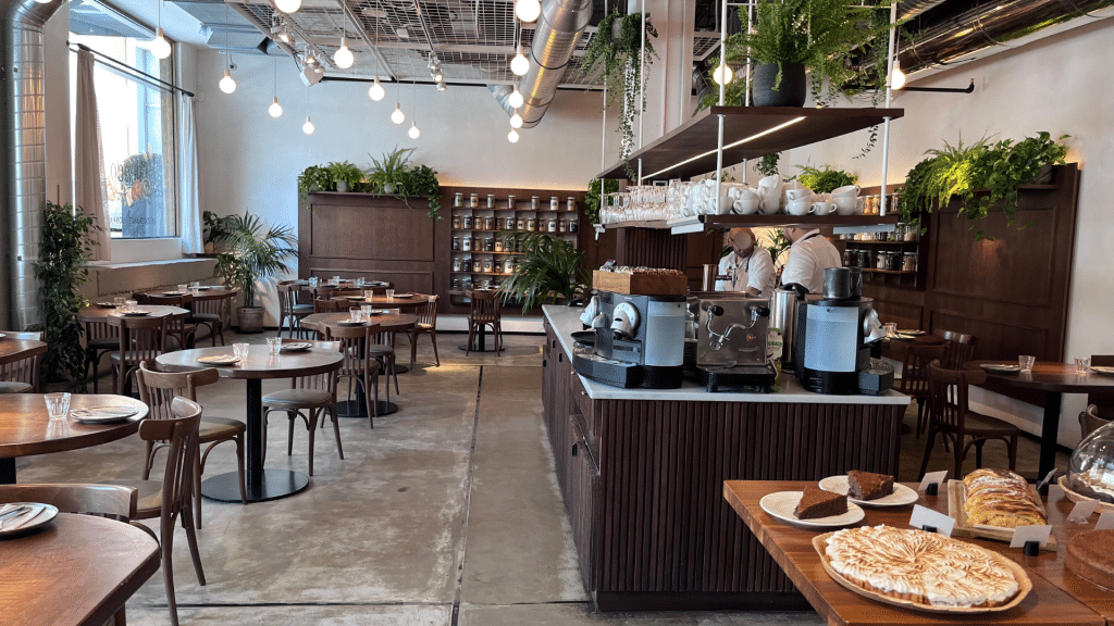 Thompson Madrid Fruehstuecksbereich