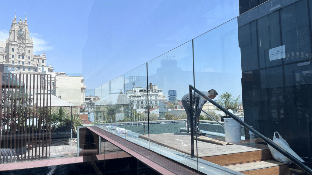 Thompson Madrid Rooftop Pool Geschlossen