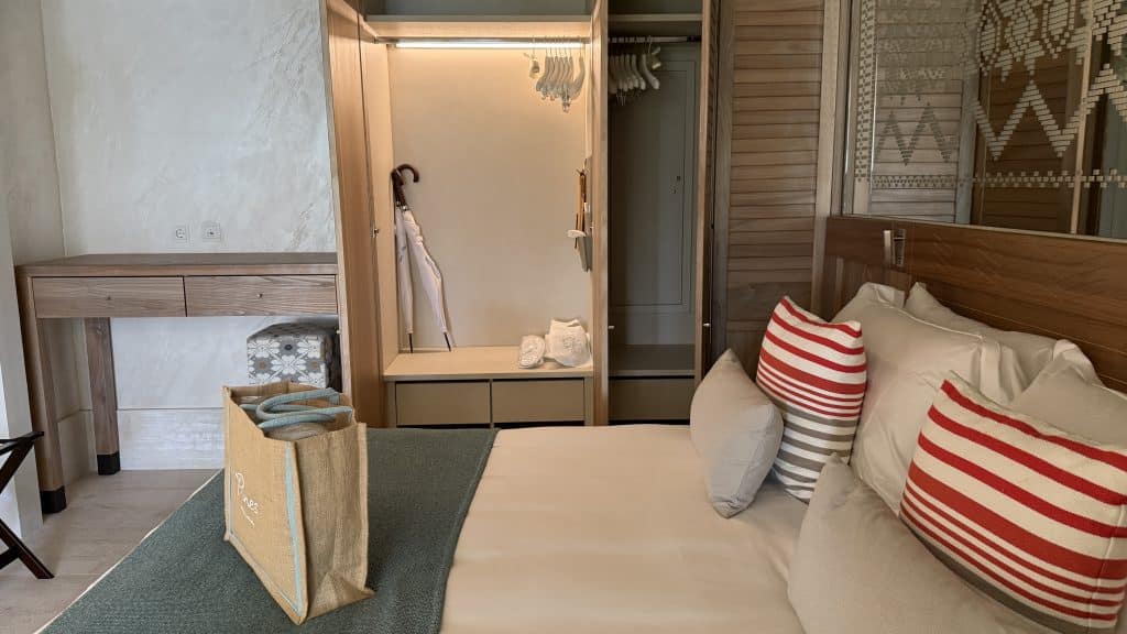 7pines Resort Sardinia Kleiderschrank