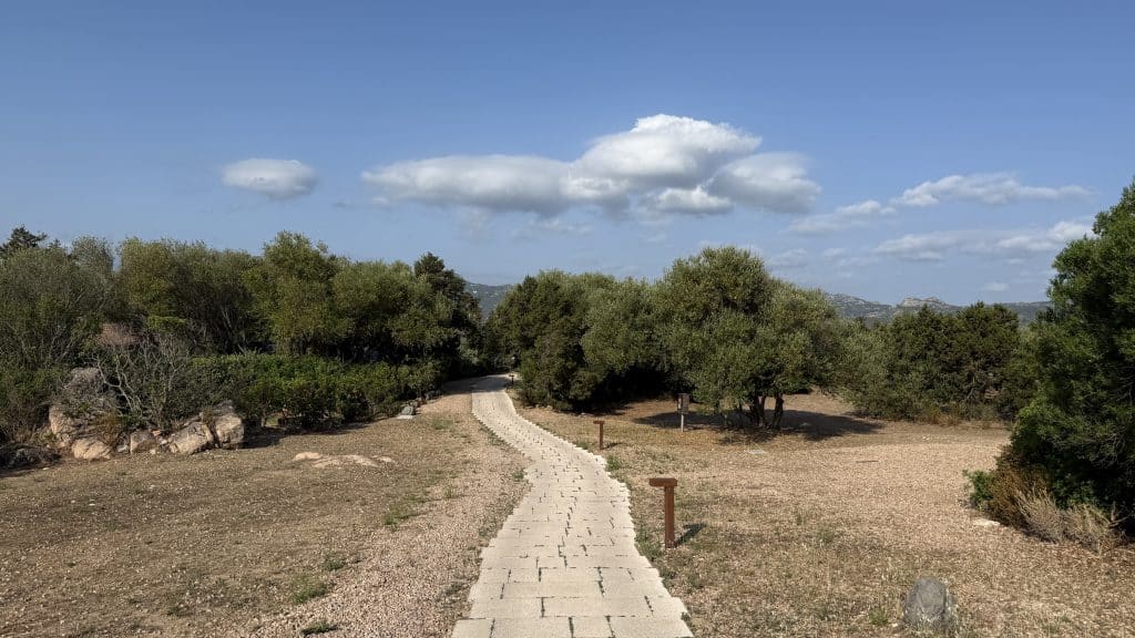 7pines Resort Sardinia Kleiner Fussweg