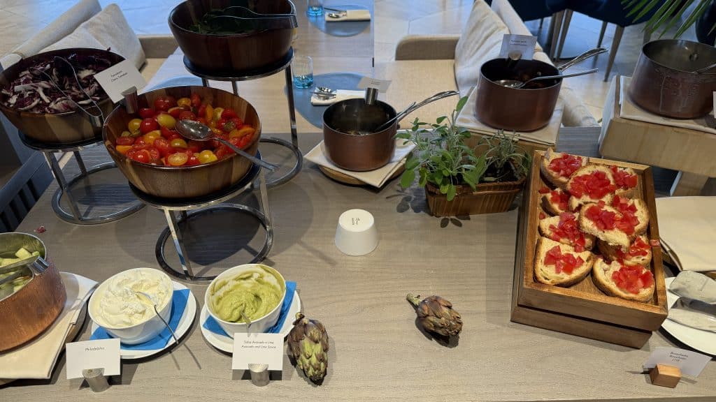 7pines Resort Sardinia Salat Gemuese Und Bruschetta