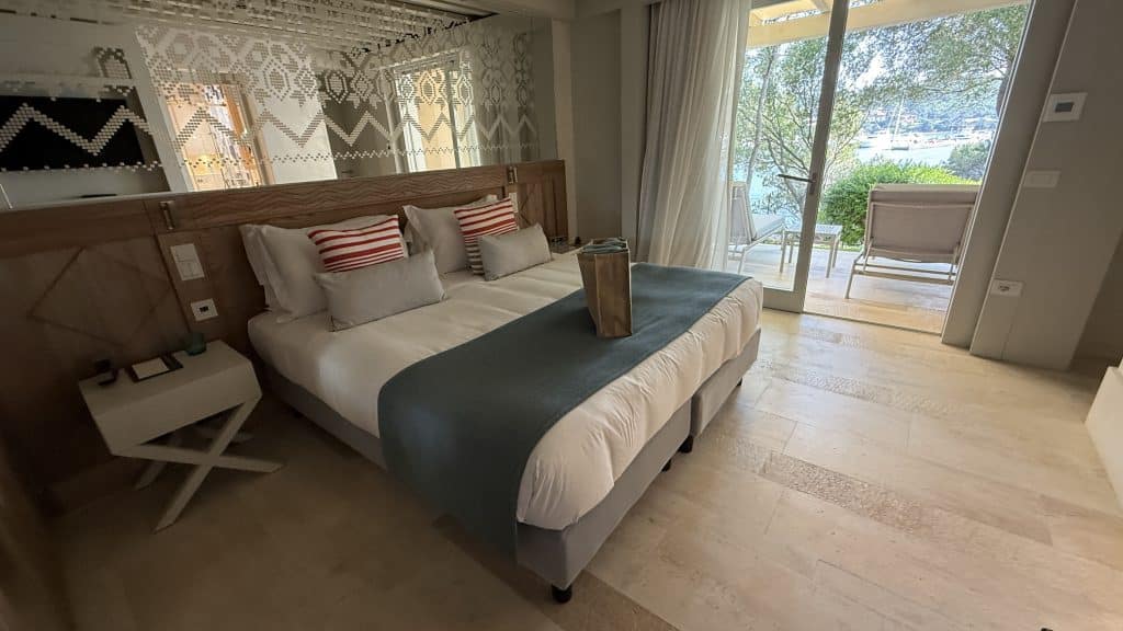 7pines Resort Sardinia Schlafzimmer