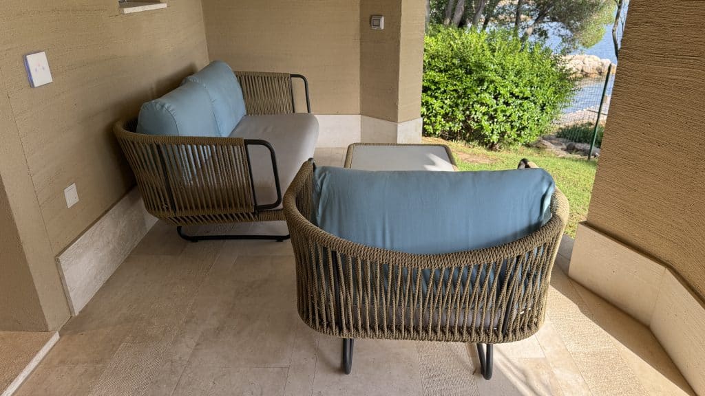 7pines Resort Sardinia Sitzecke Mit Sofa Und Sessel