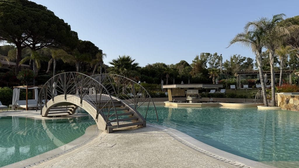 7pines Resort Sardinia Swim Up Bar