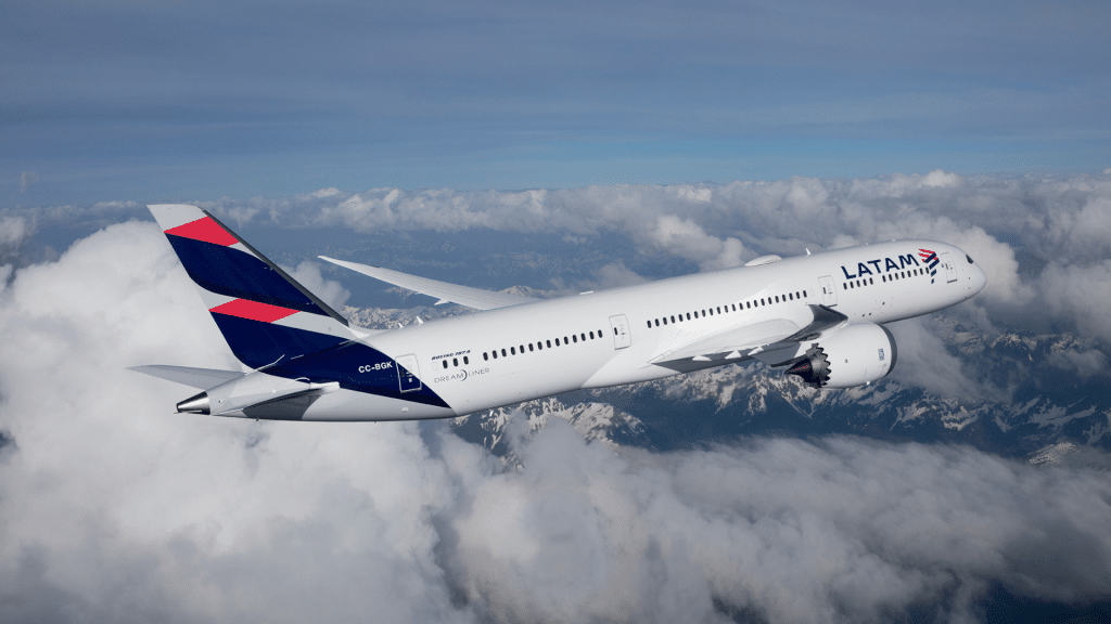 LATAM Boeing 787 9