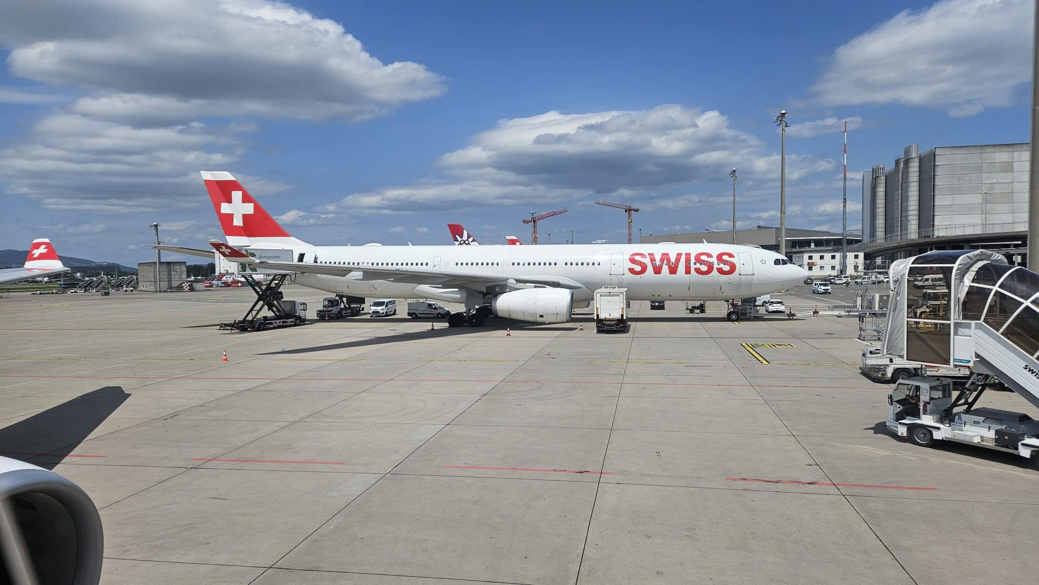 Swiss Airbus A330 300 Zürich 1