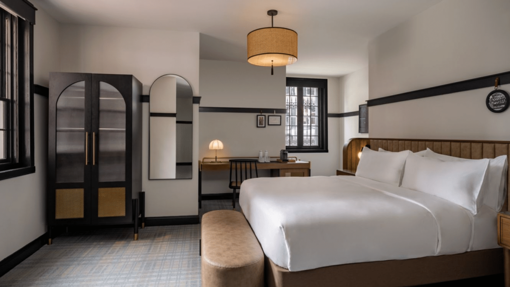 Visitation Hotel Frederick King Superior Room