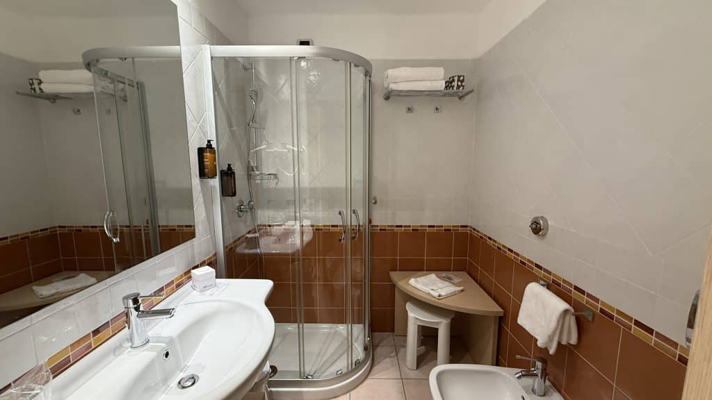 Hotel Corte Rosada Alghero Badezimmer