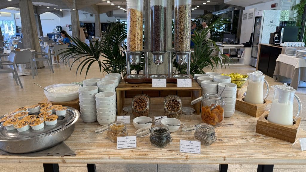 Hotel Corte Rosada Alghero Muesli Joghurt Milch