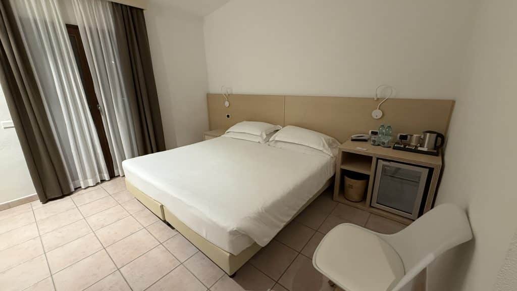 Hotel Corte Rosada Alghero Zimmer