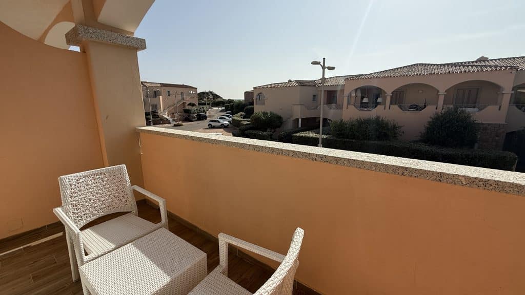 Ma Ma Grand Hotel Resort La Maddalena Ausblick Auf Parkplatz