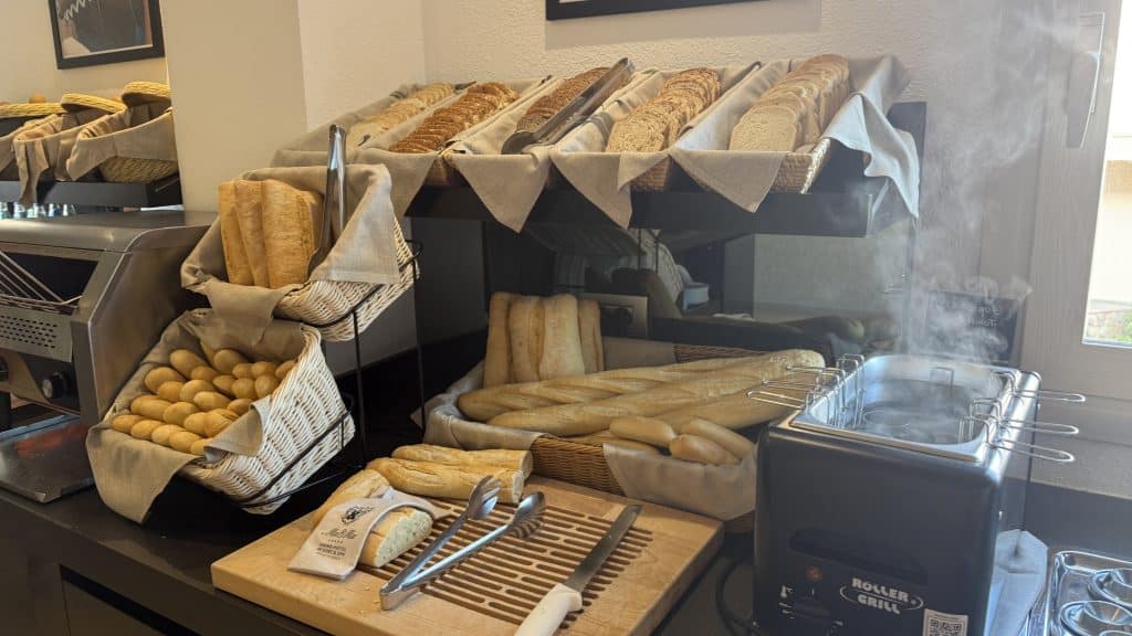 Ma Ma Grand Hotel Resort La Maddalena Brot Broetchen Toast