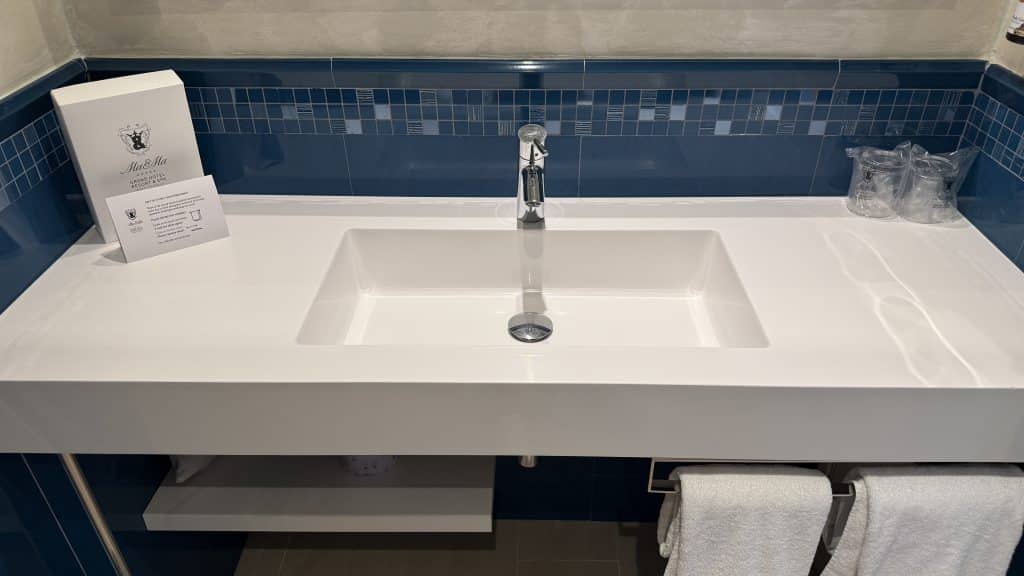 Ma Ma Grand Hotel Resort La Maddalena Waschtisch