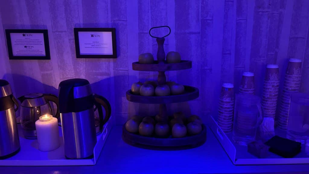 Ma Ma Grand Hotel Resort La Maddalena Wasser Tee Aepfel