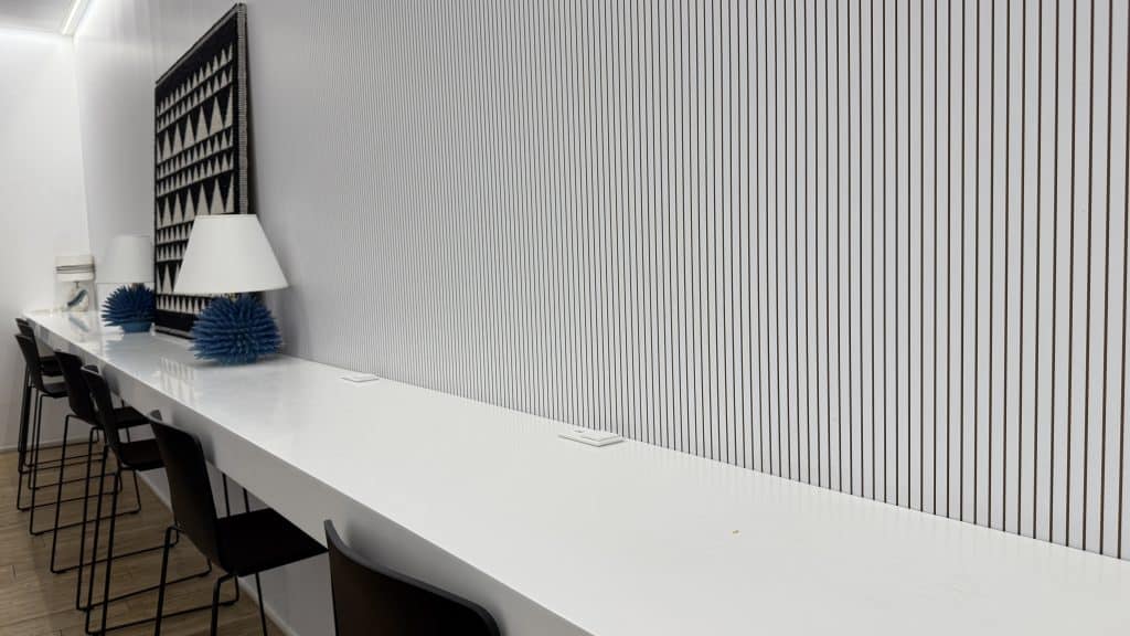 Prima Vista Lounge Cagliari Langer Hochtisch Mit Hochstuehlen