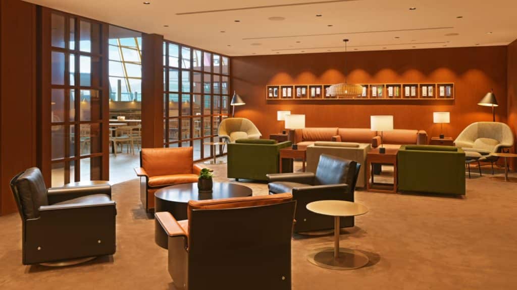 Cathay Peking Human Zentriertes Lounge Design