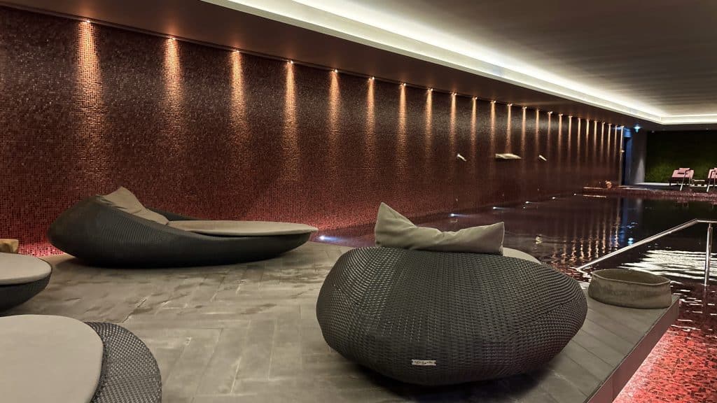 Hilton Porto Gaia Lounge Pool