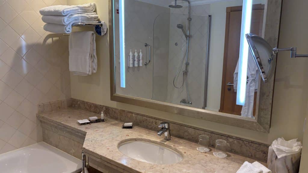 Marriott Praia Del Rey Badezimmer