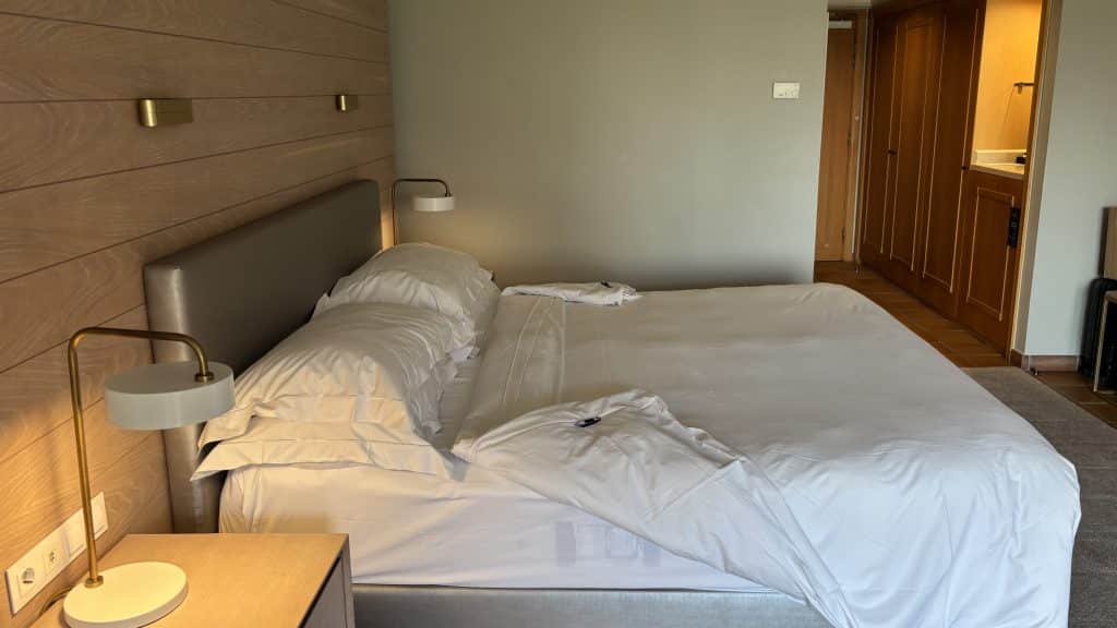 Marriott Praia Del Rey Bett 1