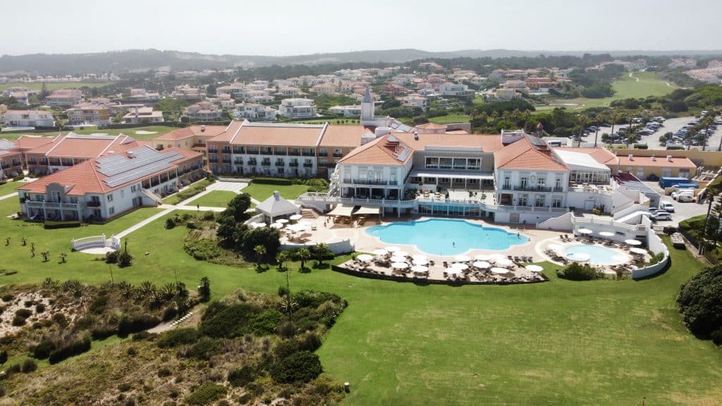 Marriott Praia del Rey Garten und Pool