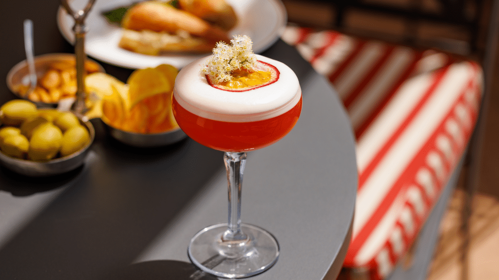 Rocco Forte Hotel De La Ville Rom Cielo Rooftop Bar Drink 1