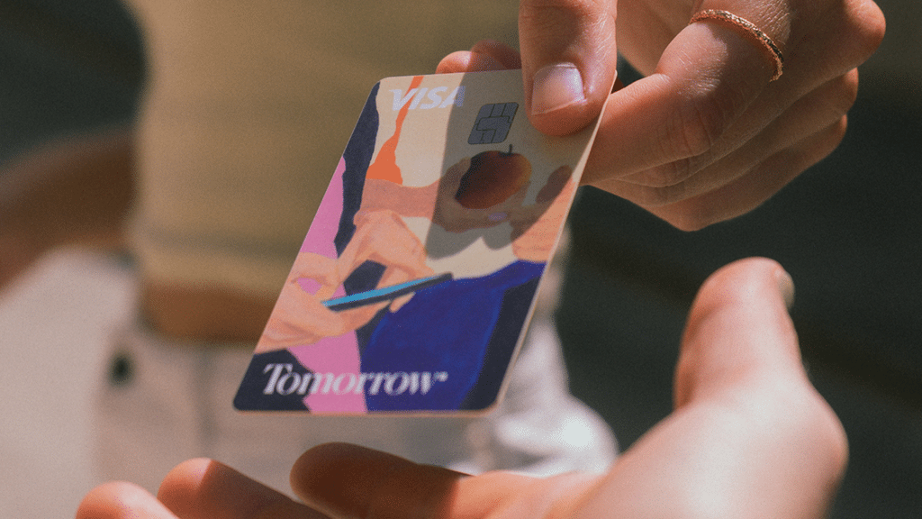 Tomorrow Bank Karte Wird Uebergeben