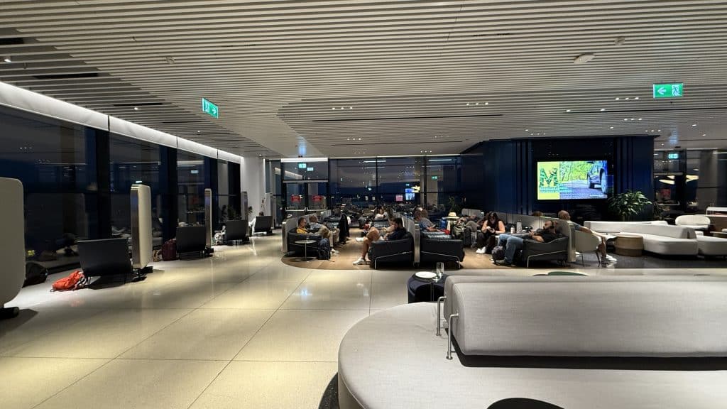 Aegean Business Lounge Non Schengen Athen Couches 3