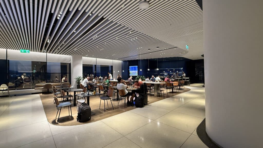 Aegean Business Lounge Non Schengen Athen Essbereich 2