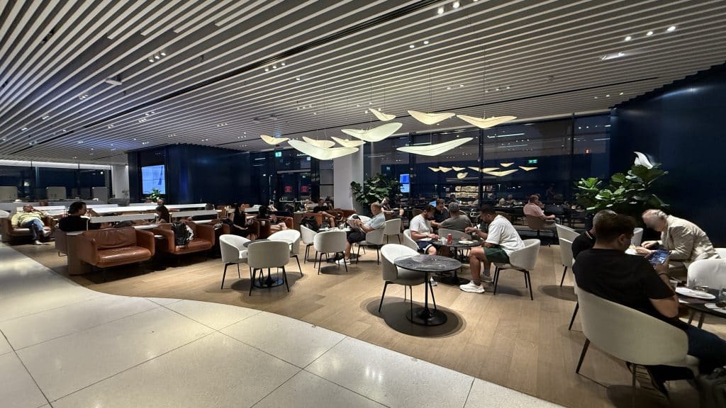 Aegean Business Lounge Non Schengen Athen Essbereich 3