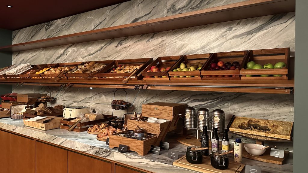 Conrad Hamburg Greta Oto Fruehstueck Brotecke