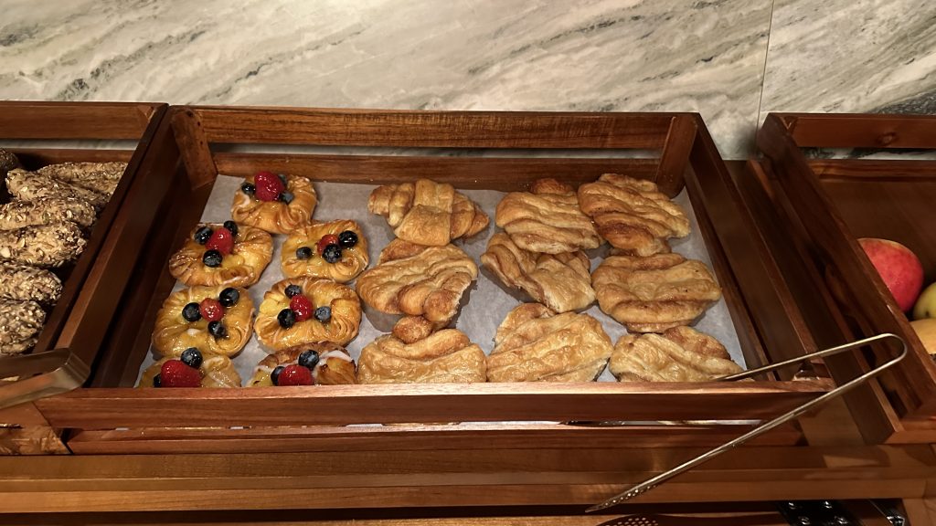 Conrad Hamburg Greta Oto Fruehstueck Franzbroetchen