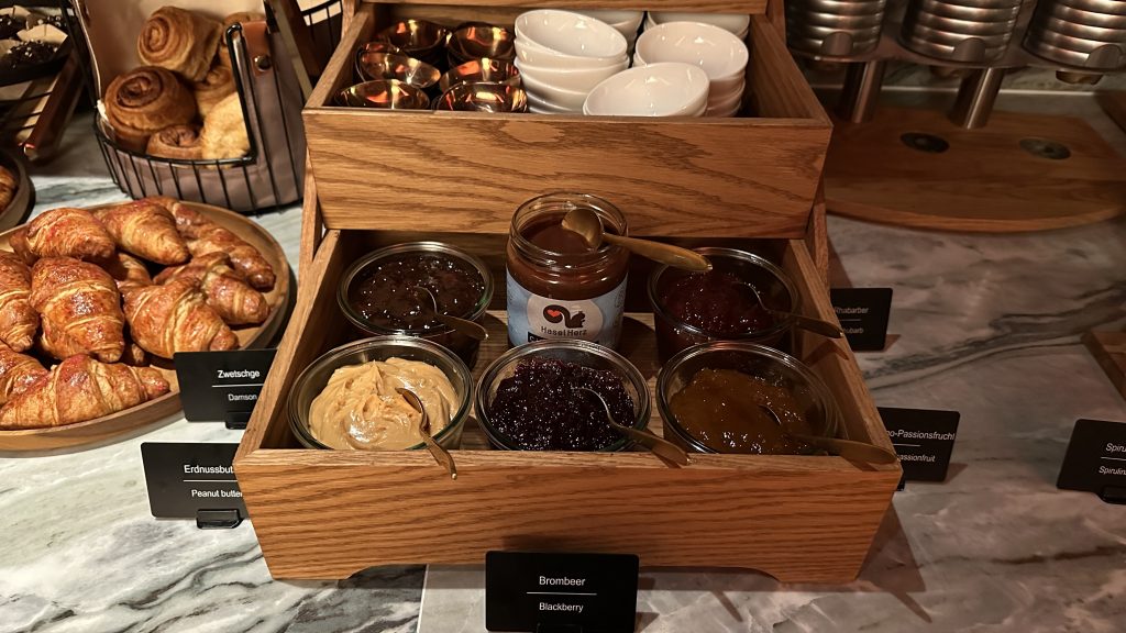 Conrad Hamburg Greta Oto Fruehstueck Marmelade