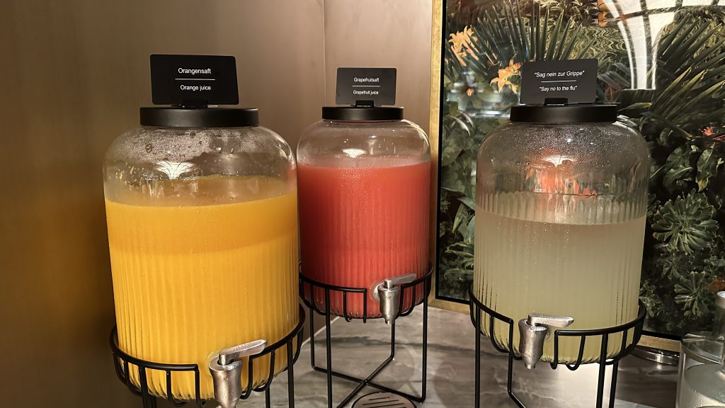 Conrad Hamburg Greta Oto Fruehstueck Saefte