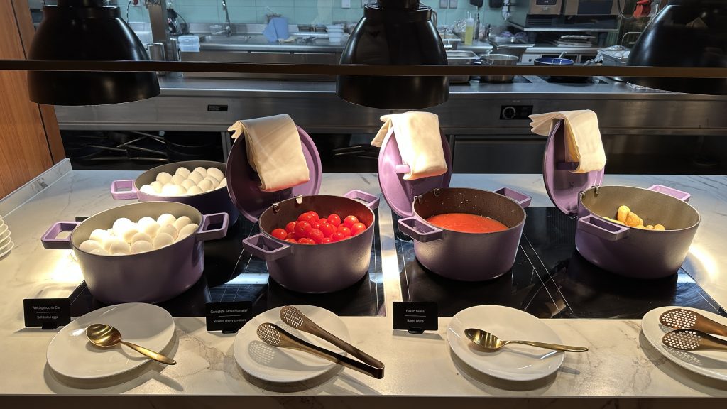 Conrad Hamburg Greta Oto Fruehstueck War, Eier Gekocht