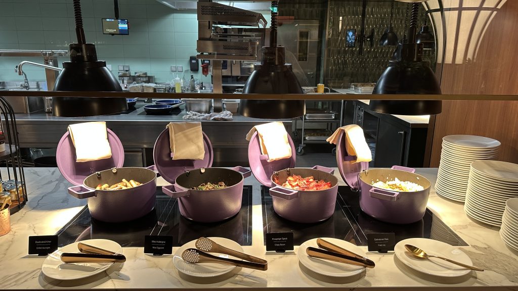 Conrad Hamburg Greta Oto Fruehstueck Wuerstchen