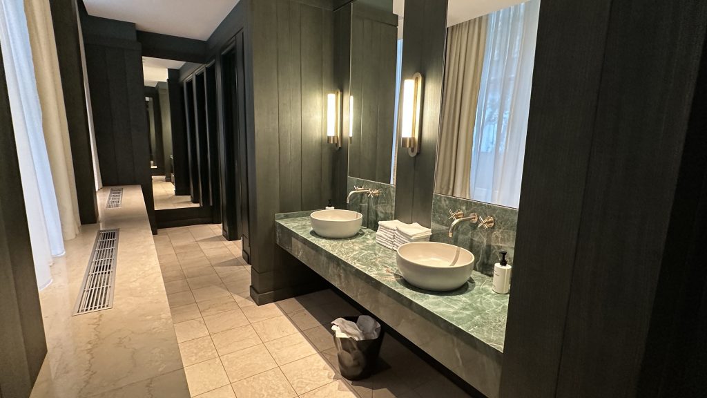 Conrad Hamburg Hotel Bad Rezeption Ebene