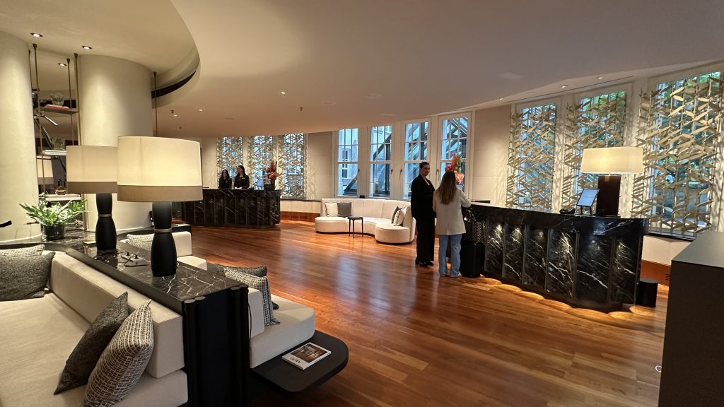 Conrad Hamburg Hotel Rezeption