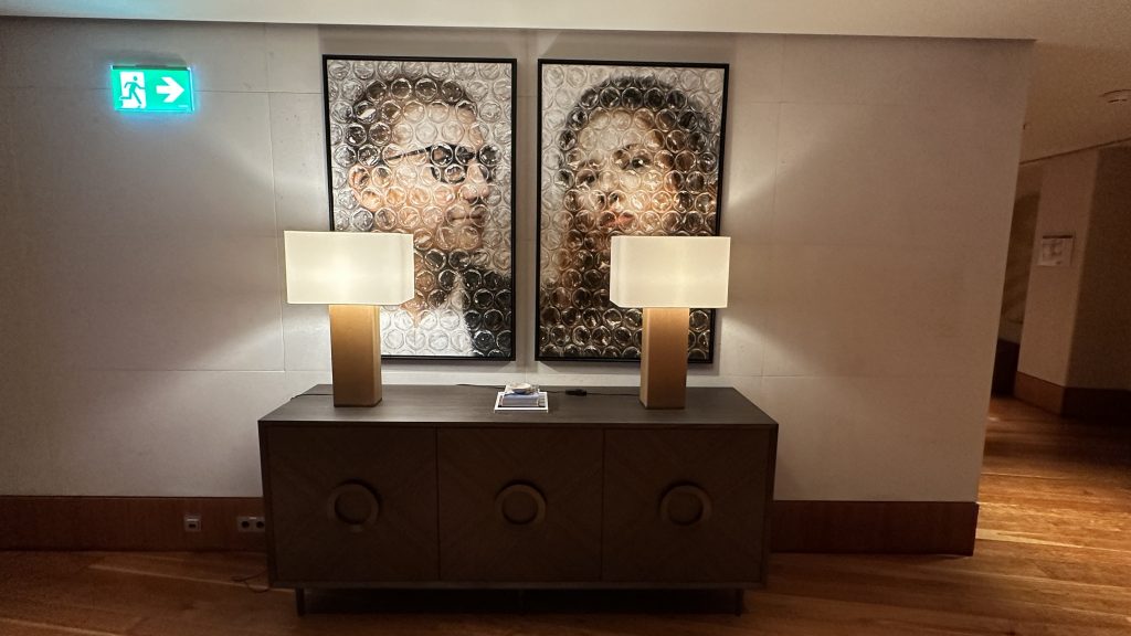 Conrad Hamburg Hotel RezeptionsEbene FLur Bild