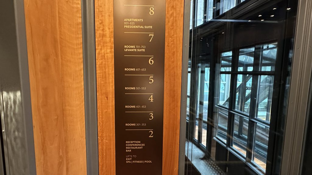 Conrad Hamburg Hotel Fahrstuhl Ebenen