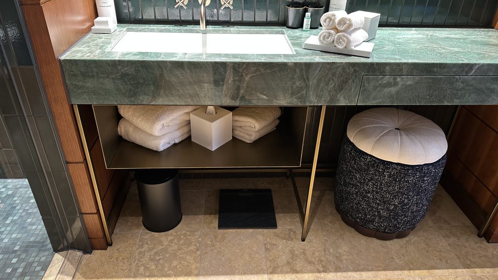 Conrad Hamburg Zimmer Bad Waschtisch