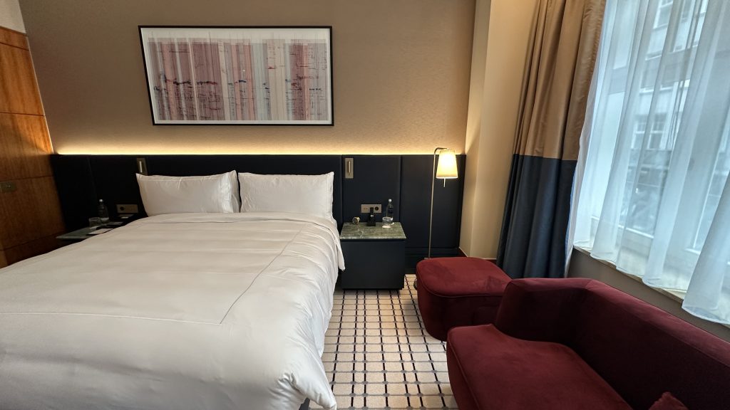 Conrad Hamburg Zimmer Bett