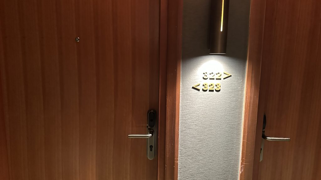 Conrad Hamburg Zimmer Tuer