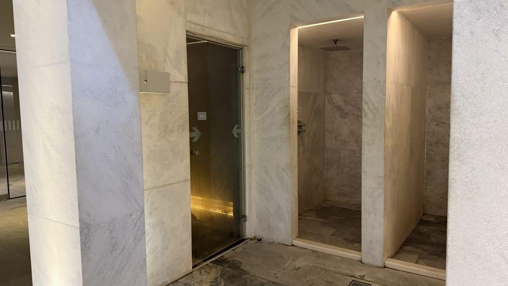 Grand Hyatt Athen Jacuzzi 205 2