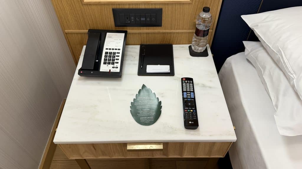 Grand Hyatt Athen Nachttisch 4 1